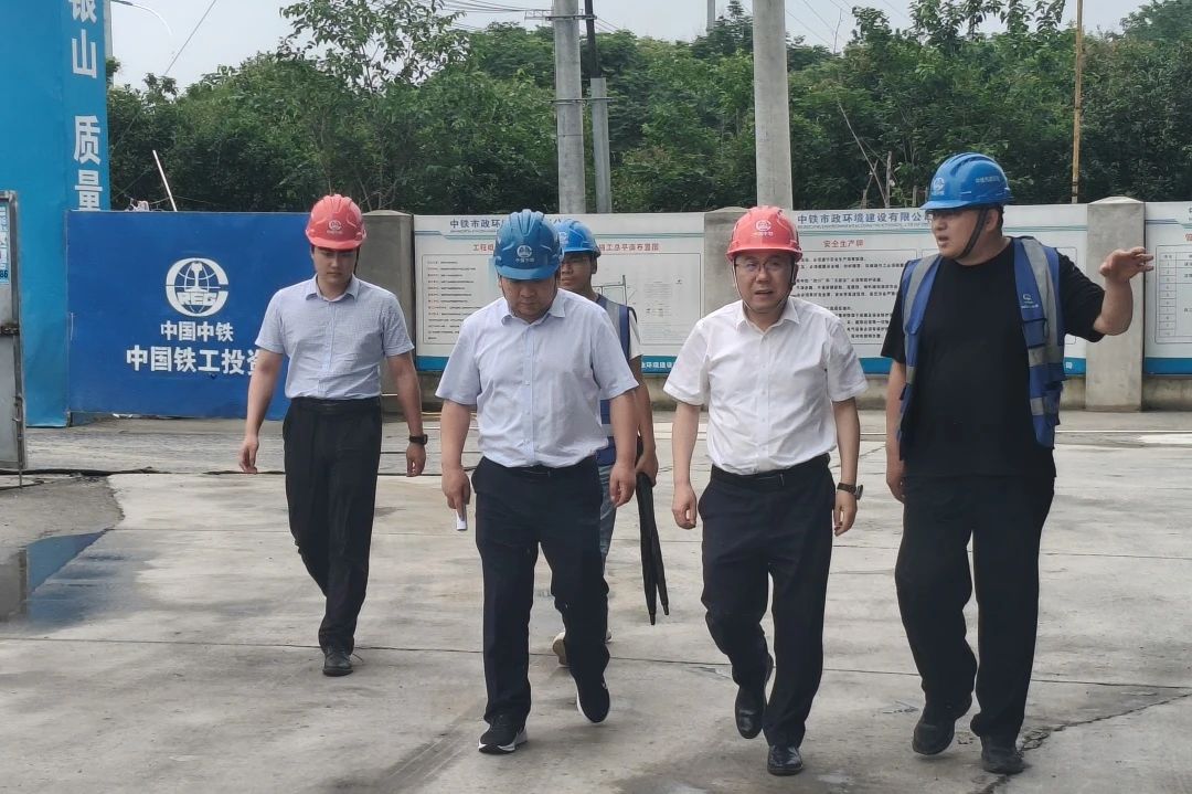 公司黨委書記、董事長李明華到合肥智能中央廚房項目檢查指導(dǎo)工作.jpg