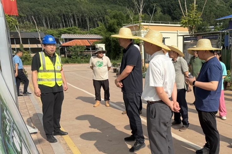 1752484982842386.jpg 云南省住房城鄉(xiāng)建設(shè)廳村鎮(zhèn)建設(shè)處處長(zhǎng)馬望一行到磨憨項(xiàng)目調(diào)研.jpg